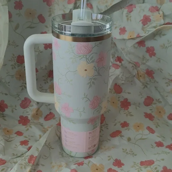 Stanley Easter 2026 SPRING BLOSSOM 40oz Tumbler New - Picture 2 of 6